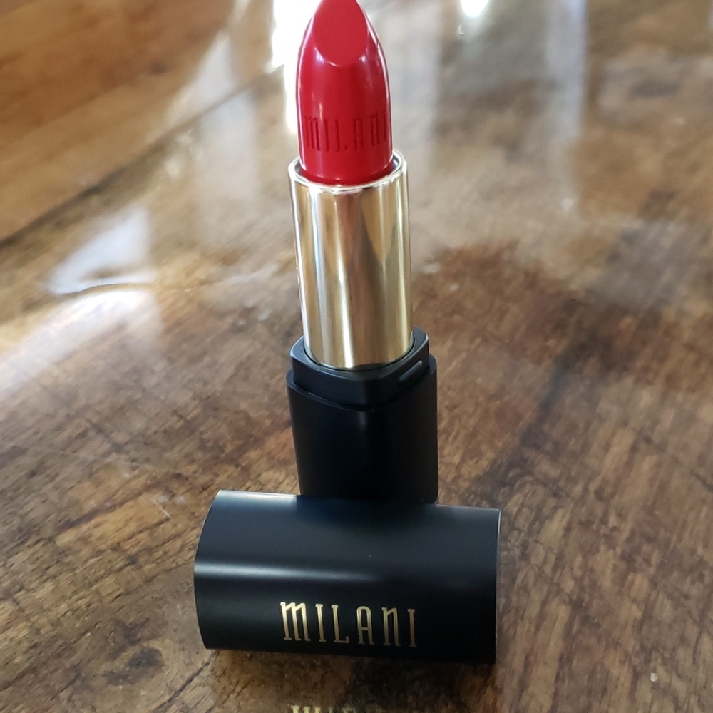 3/$15 🥰 MILANI BOLD MATTE LIPSTICK 💄